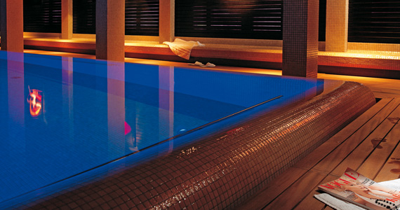 Vierwaldstättersee Schweiz: Der Wellnessbereich im Post Hotel Weggis in Vitznau, Designhotel